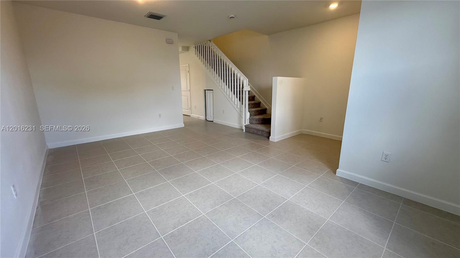 ALTAMIRA - Residential Lease