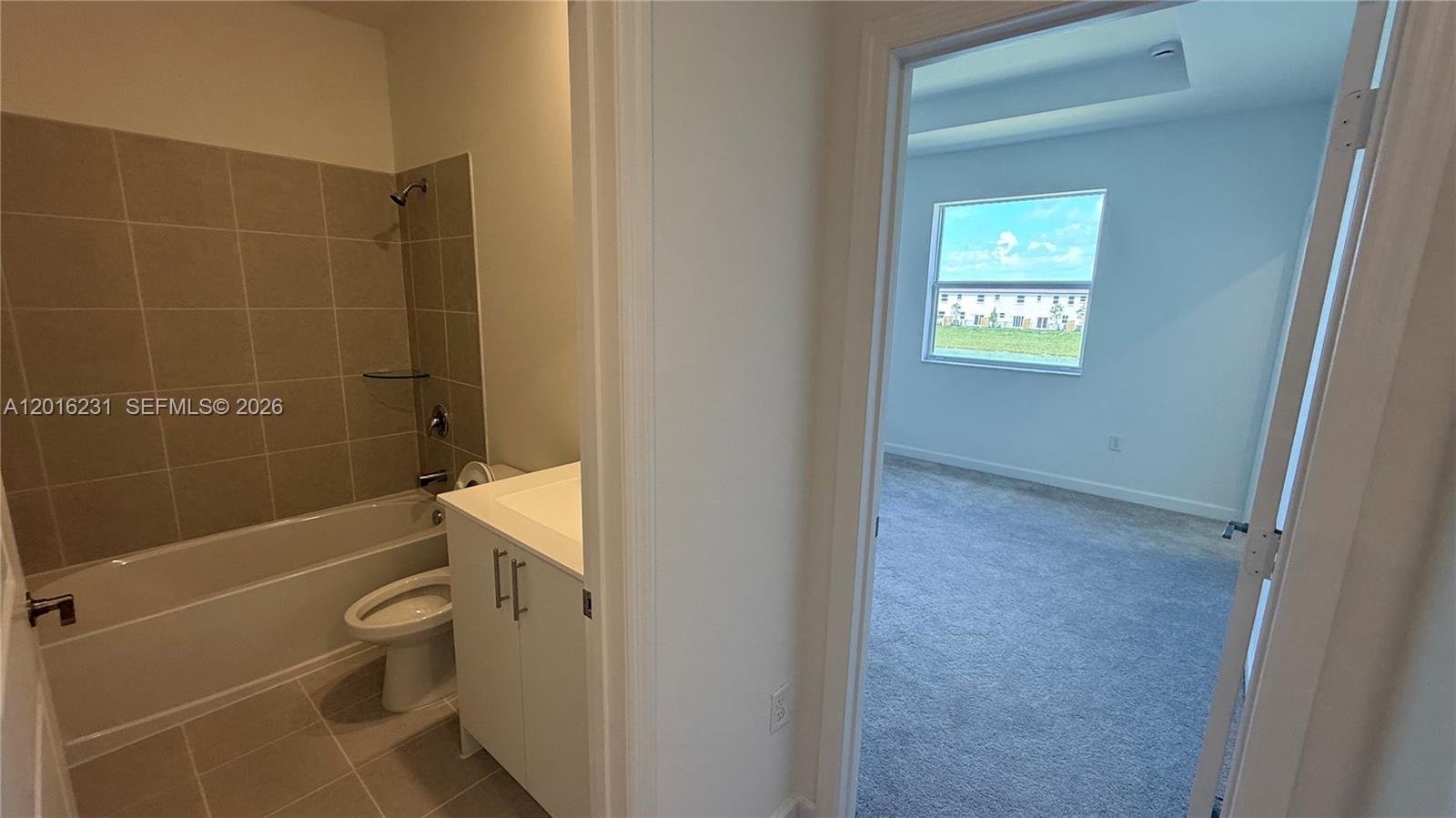 ALTAMIRA - Residential Lease