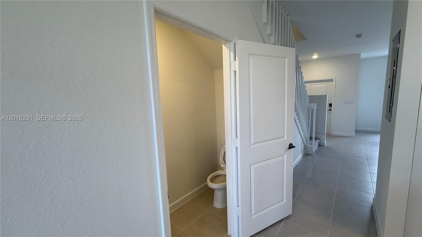 ALTAMIRA - Residential Lease