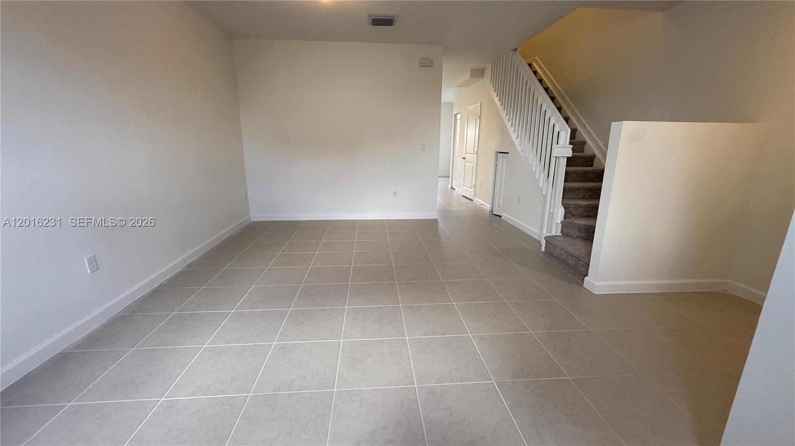 ALTAMIRA - Residential Lease