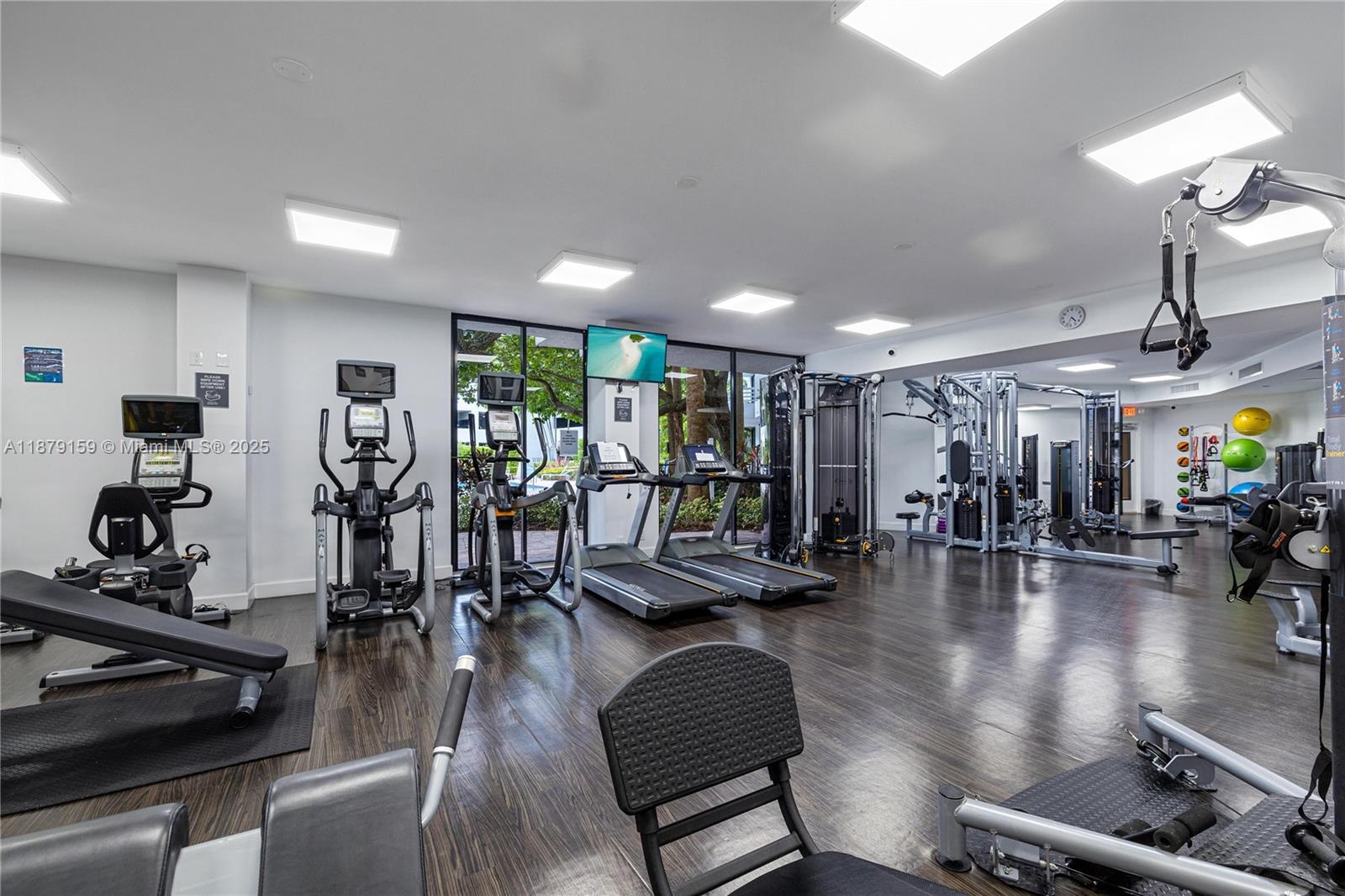 PARC CENTRAL AVENTURA EAS - Residential Lease