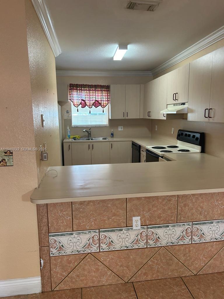 10604 NW 87th Ct 10604