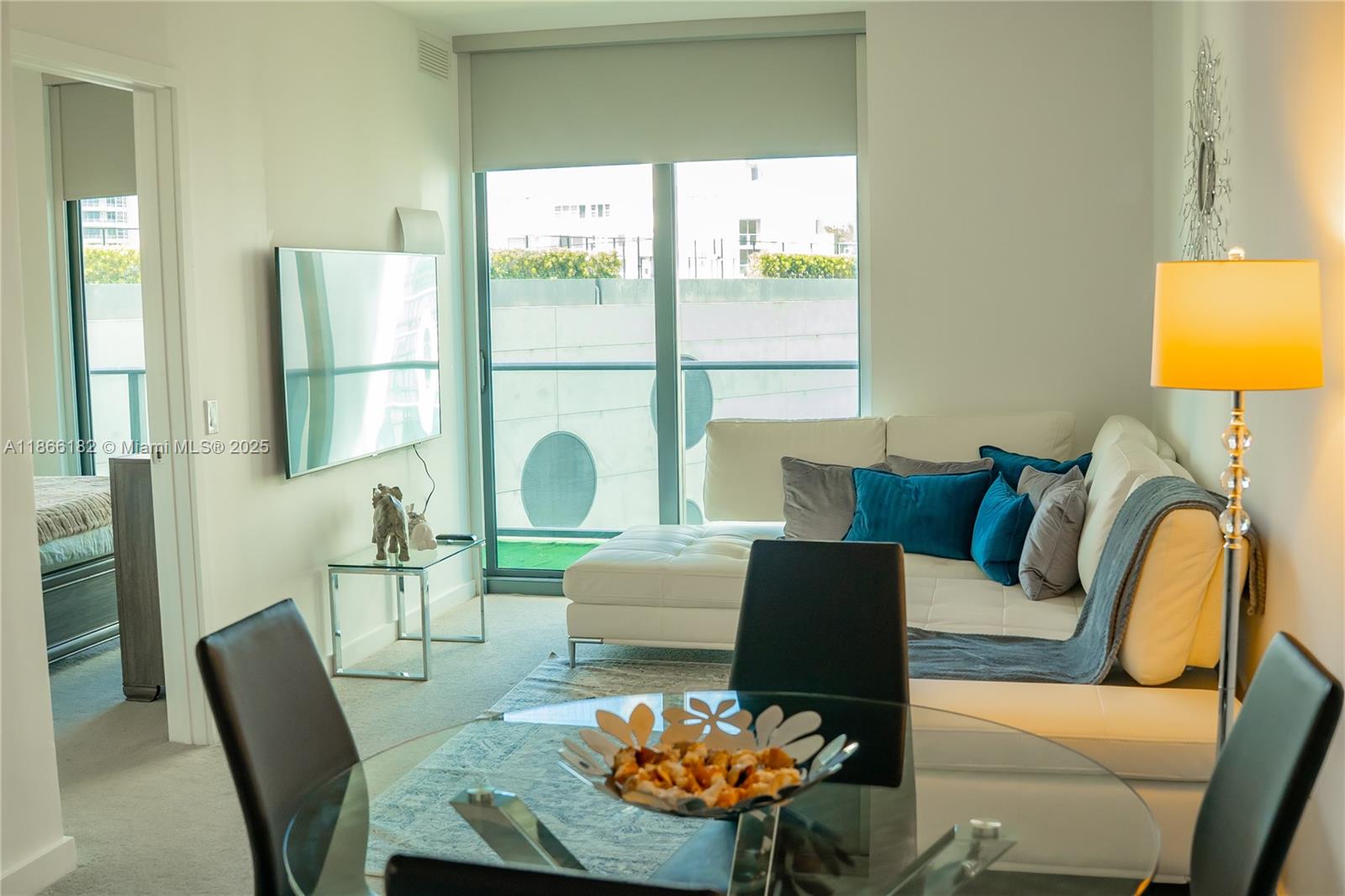 Luxury apartment, fully furnished, 1 bedroom, 1.5 bathrooms, walking closets, open kitchen with top-of-the-line Bosh appliances, washer and dryer in the unit, dual door shower, dual sinks and master bath. Located at Edgewater area, in Paraiso Bayview's with amazing amenities with a rooftop and sunset pool, tenis court, BBQ's, childrens' playroom, billiards room, gym, theater, spa and valet. Near to Miami Beach, Design District, Wynwood, Downtown Miami and Brickell.
2 months of security deposit (negociable) (the associations require one month). No pets, carpet floors, HOA approval 2 weeks. short term rentals: $3,300 + $200 cleaning fee.