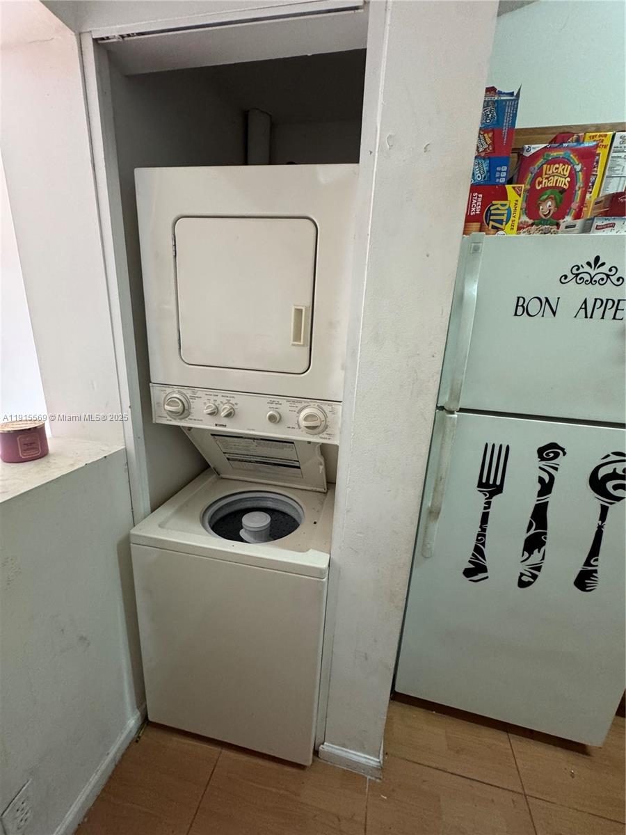 VILLAS AT CIRCLES EDGE CO - Residential