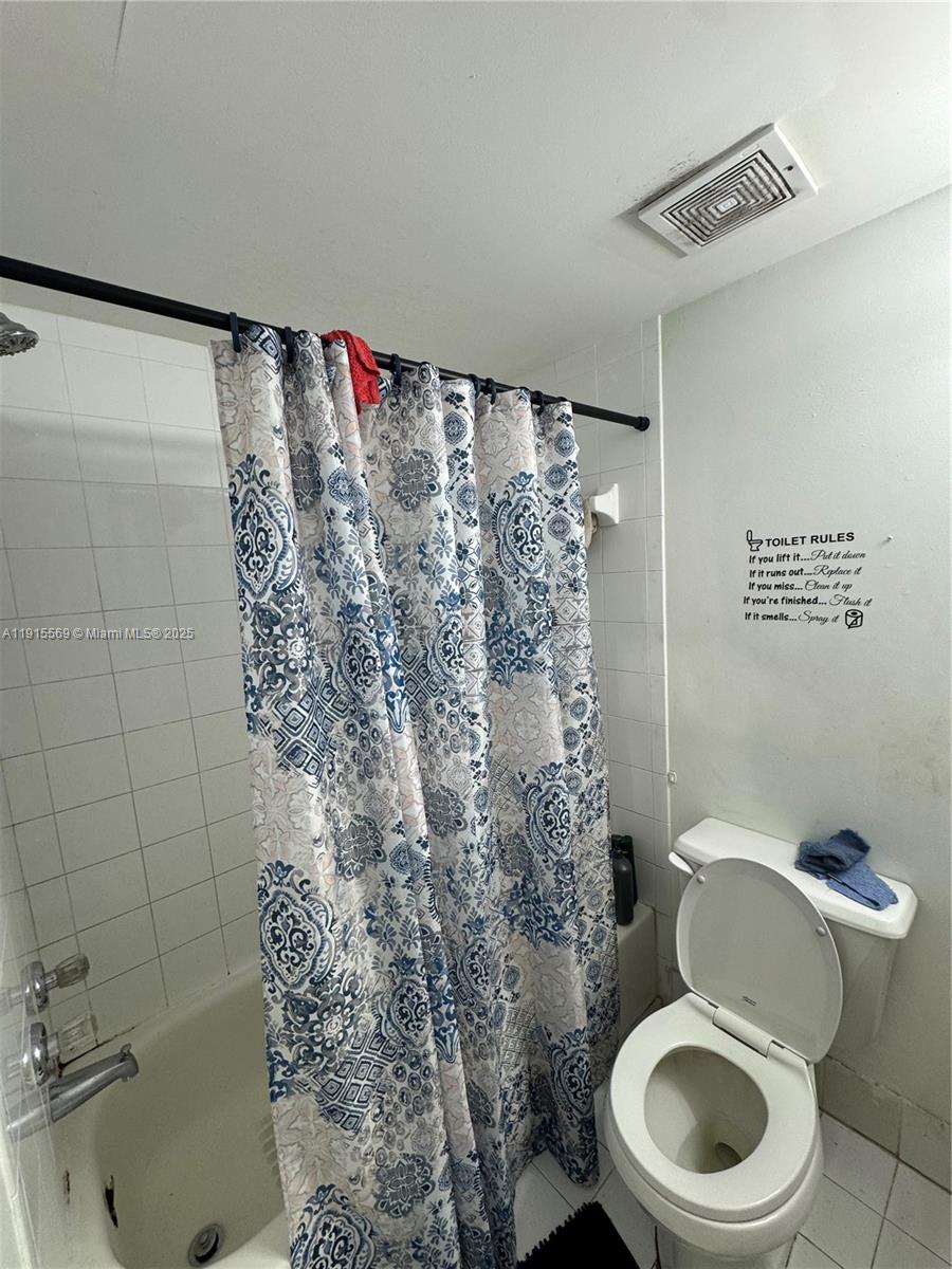 VILLAS AT CIRCLES EDGE CO - Residential