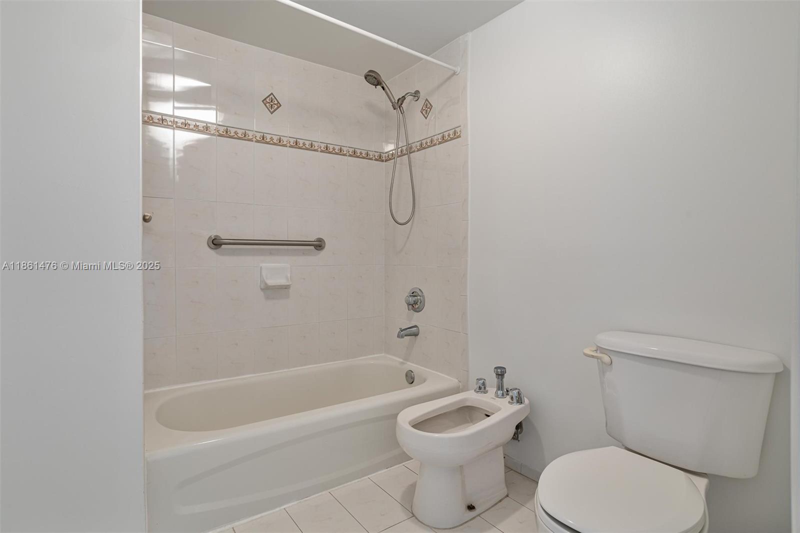 KEYSTONE COURTS CONDO - Residential