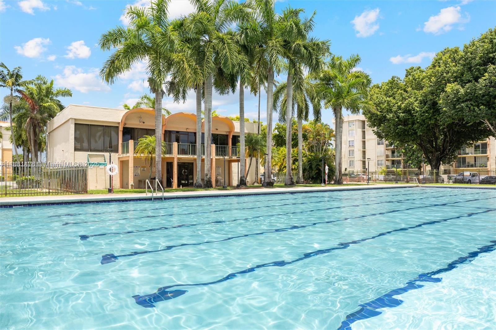 KEYSTONE COURTS CONDO - Residential