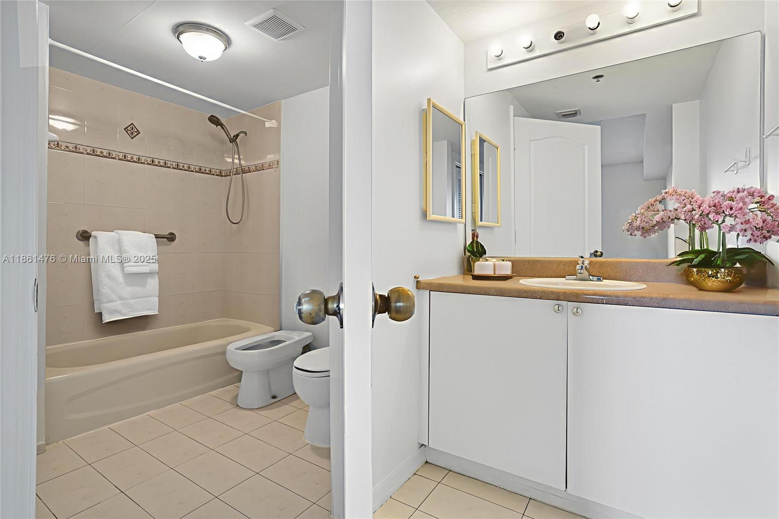 KEYSTONE COURTS CONDO - Residential