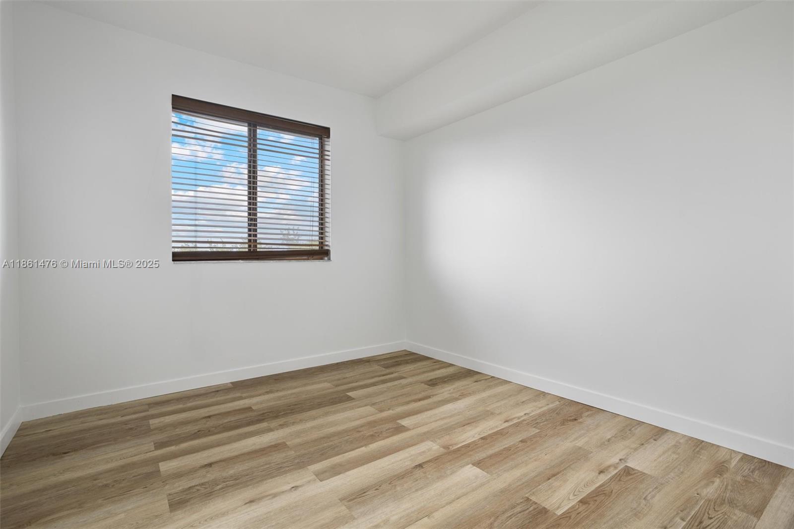 KEYSTONE COURTS CONDO - Residential