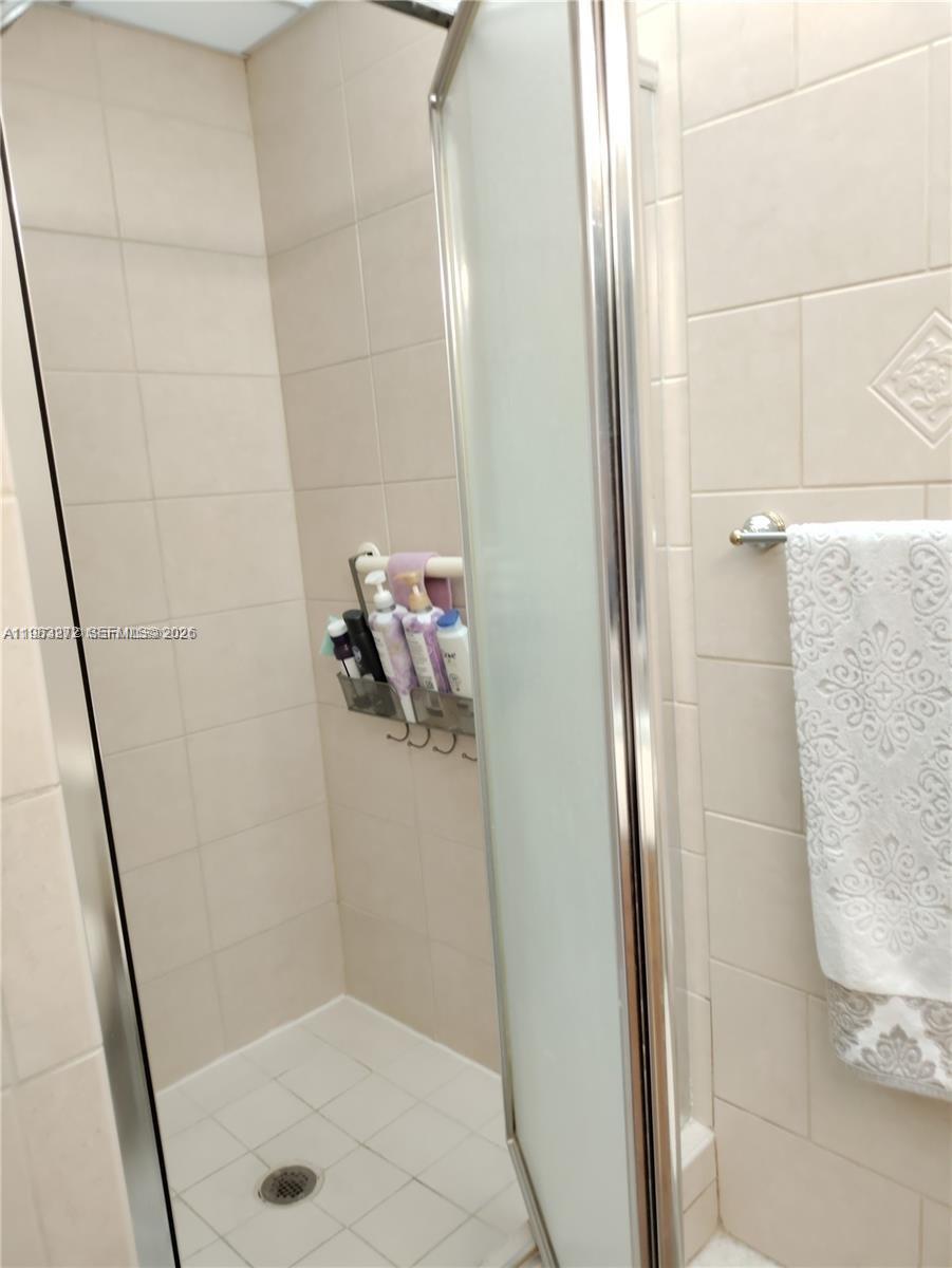 KINGS POINT FLANDERS COND - Residential Lease