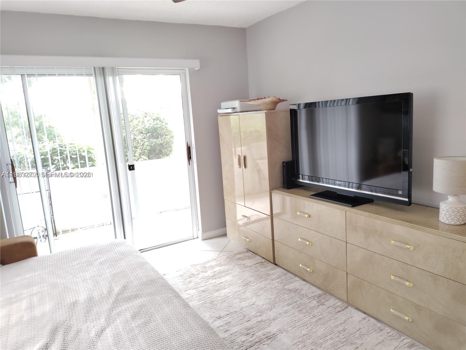 KINGS POINT FLANDERS COND - Residential Lease