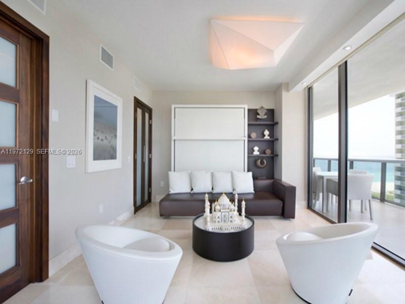 MEI CONDO - Residential