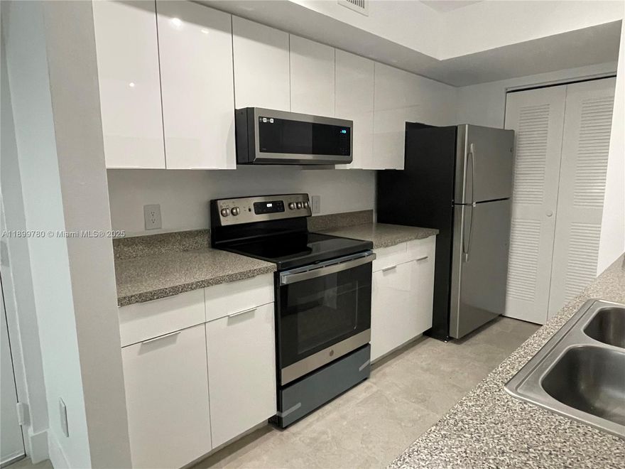 Beautifully Updated 1 Bedroom, 1 Bathroom Condo – Prime Location! Don’t miss this beautifully updated 1-bedroom, 1-bathroom condominium featuring an in-unit washer and dryer for your convenience. Located just steps from Starbucks, the Brightline station, 3 miles from the ocean, surrounded by state parks, the police station is right across, 5 blocks from I-95, and minutes to FL Turnpike.  
Rental Includes: Water, trash, cable, and internet, access to pool, gym, and clubhouse, assigned parking and a Pet-friendly community. Enjoy resort-style amenities in a well-maintained complex. Quick and easy to show and rent. Please note, the association requires a minimum credit score of 690 for approval.