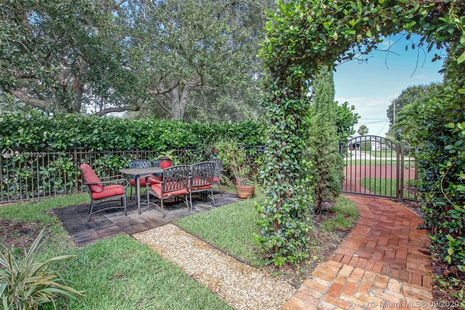 PALM POINT - Residential