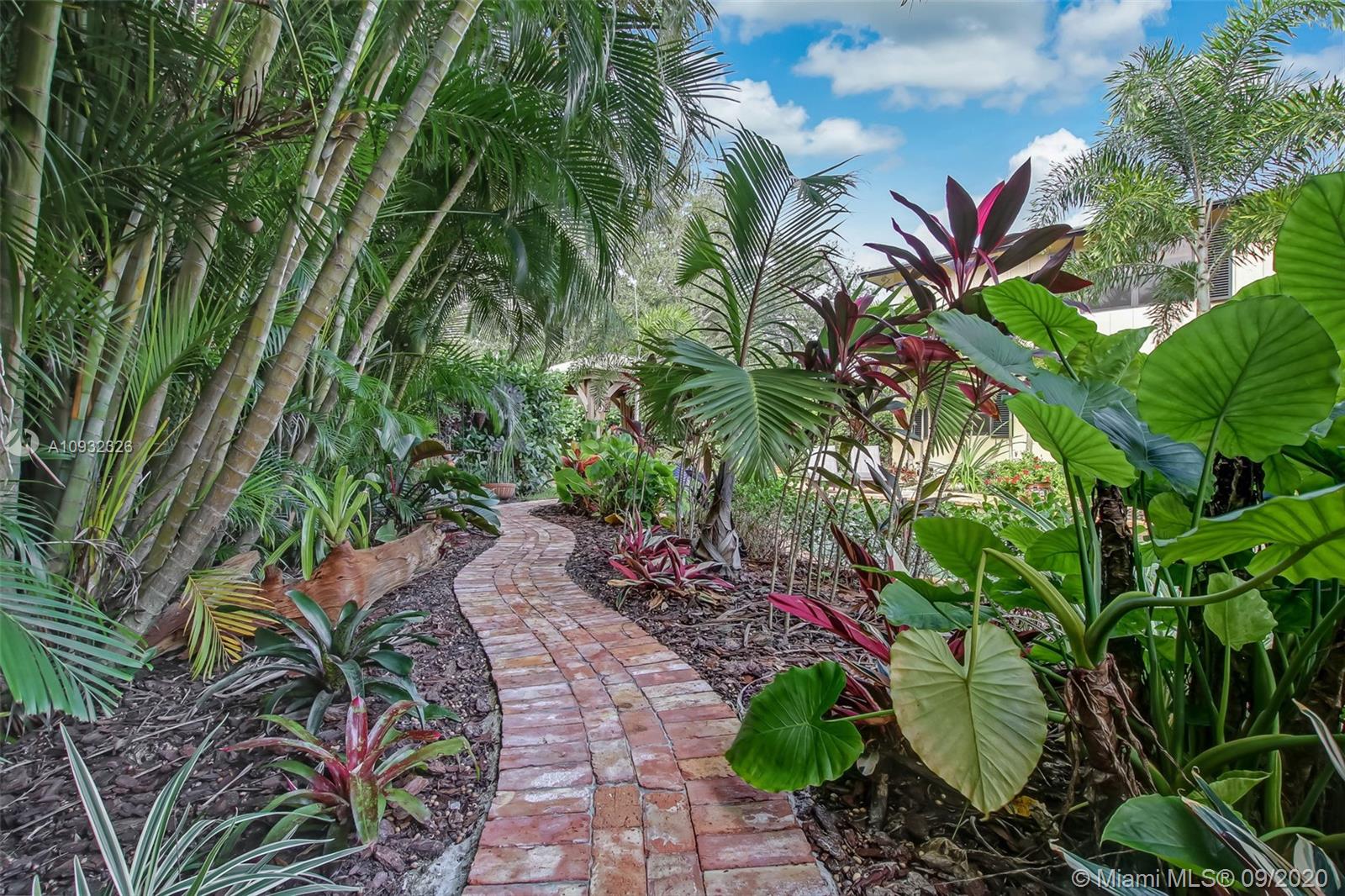 PALM POINT - Residential