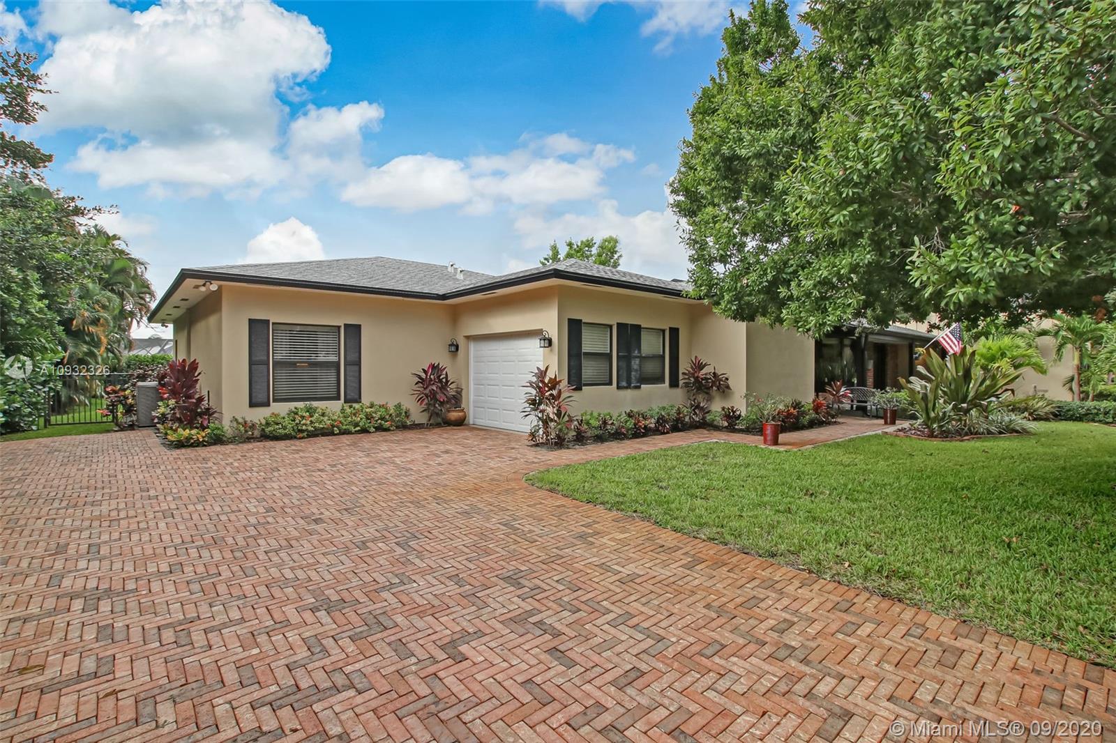 PALM POINT - Residential