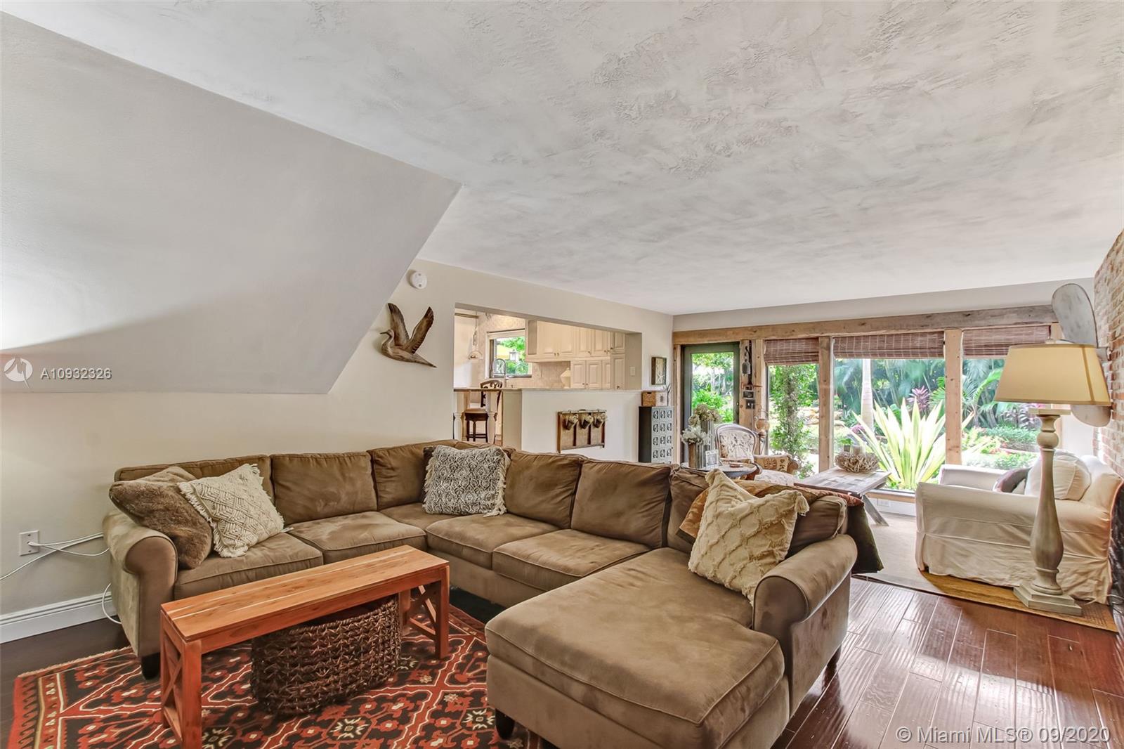 PALM POINT - Residential