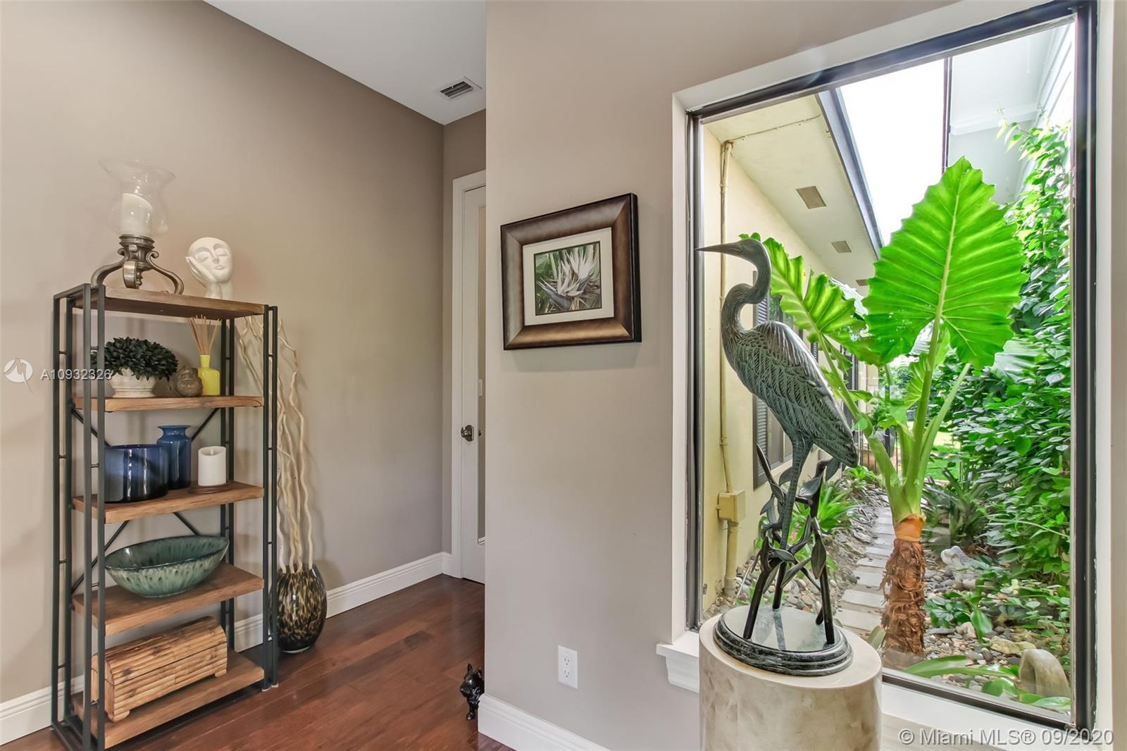 PALM POINT - Residential