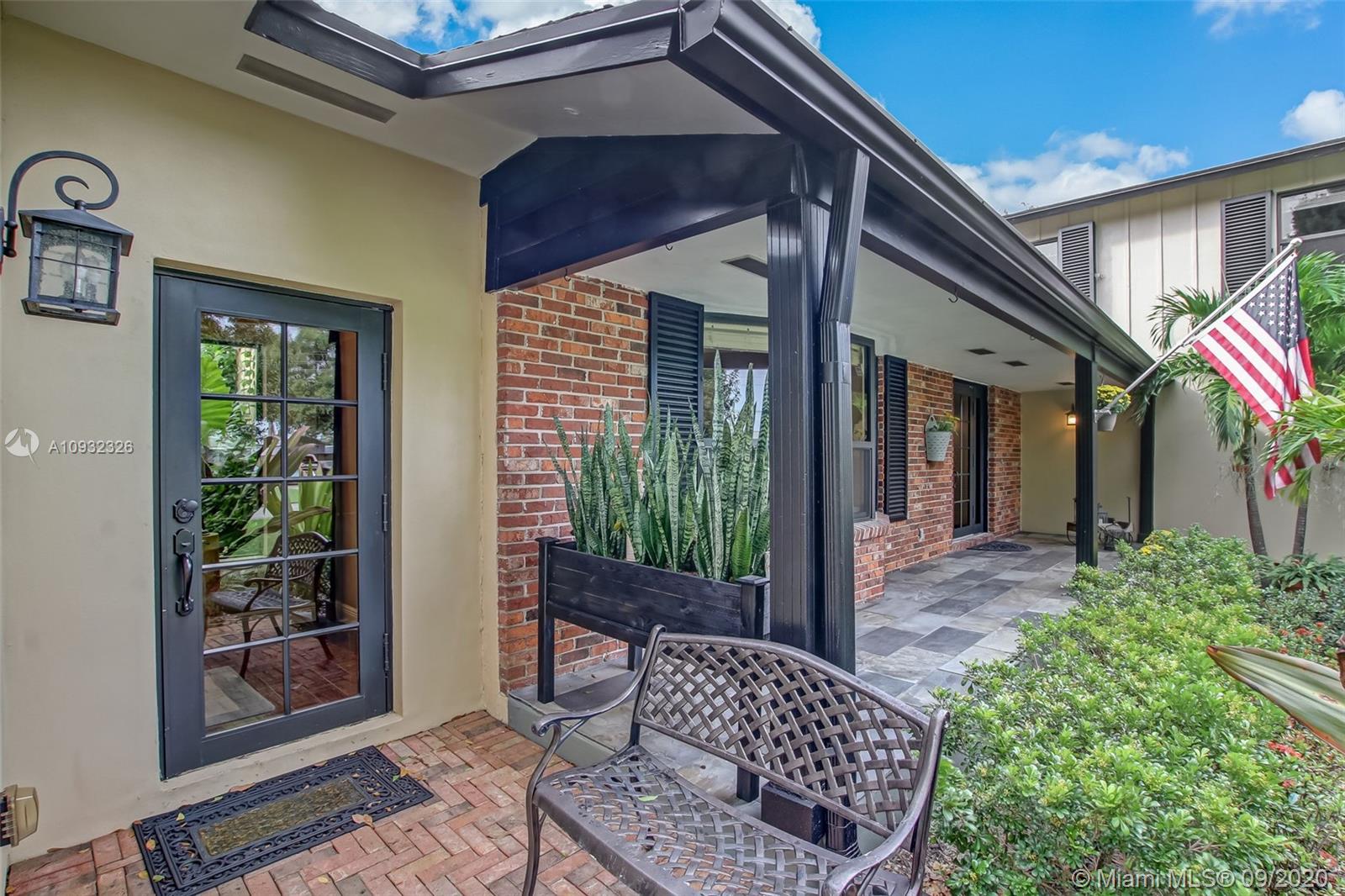 PALM POINT - Residential