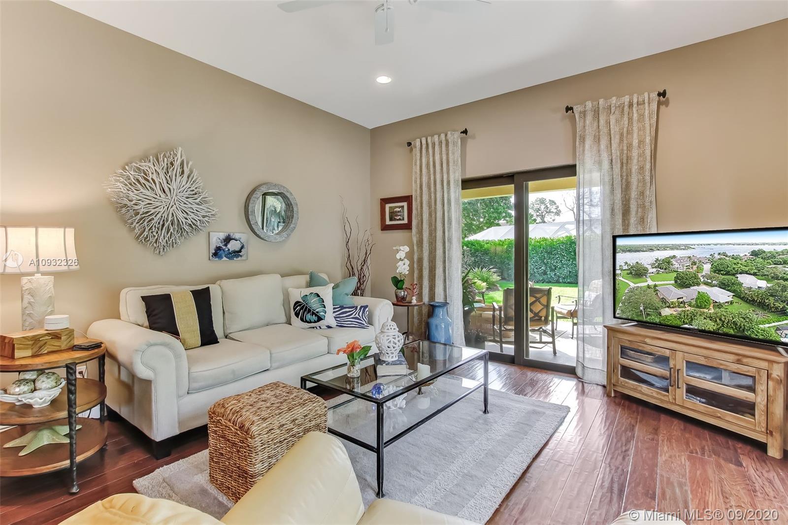 PALM POINT - Residential