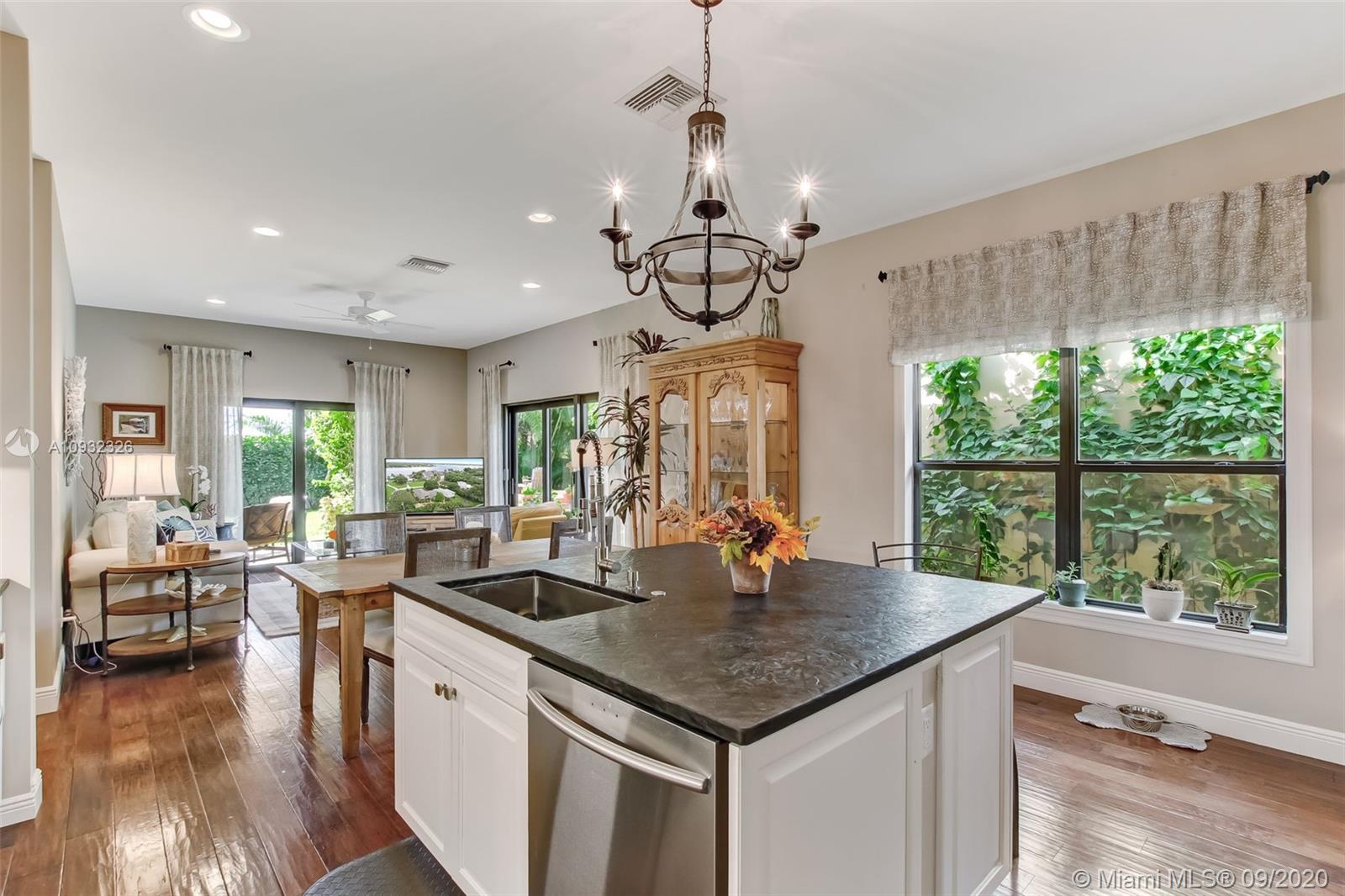 PALM POINT - Residential