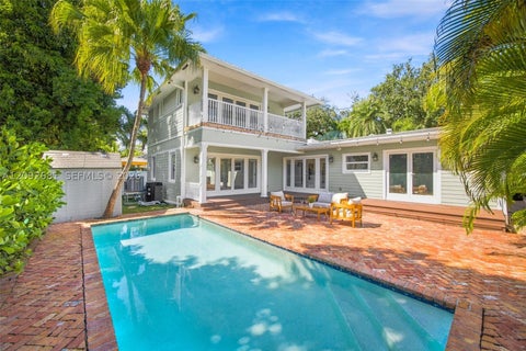 Photo of 108 SE 17th Ave, Fort Lauderdale, FL 33301 (MLS # A12092681)