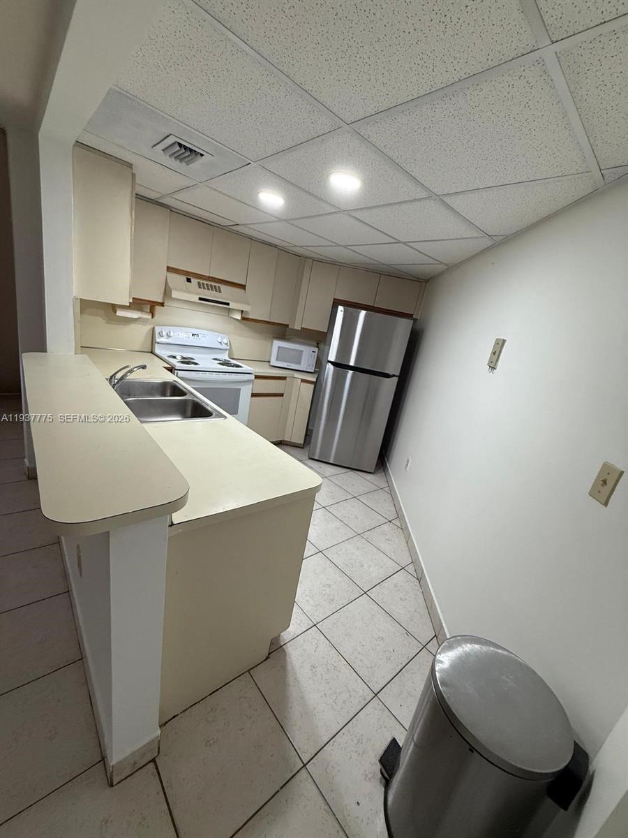 10241 NW 9th St Cir 212-5