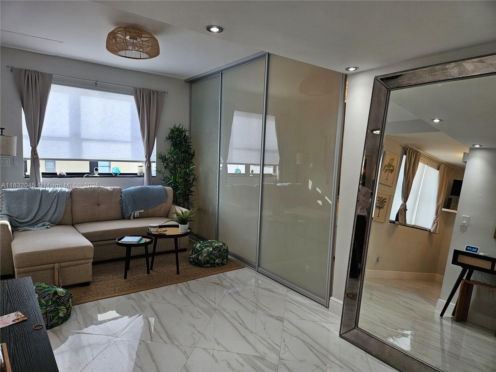 1390 Ocean Dr 502