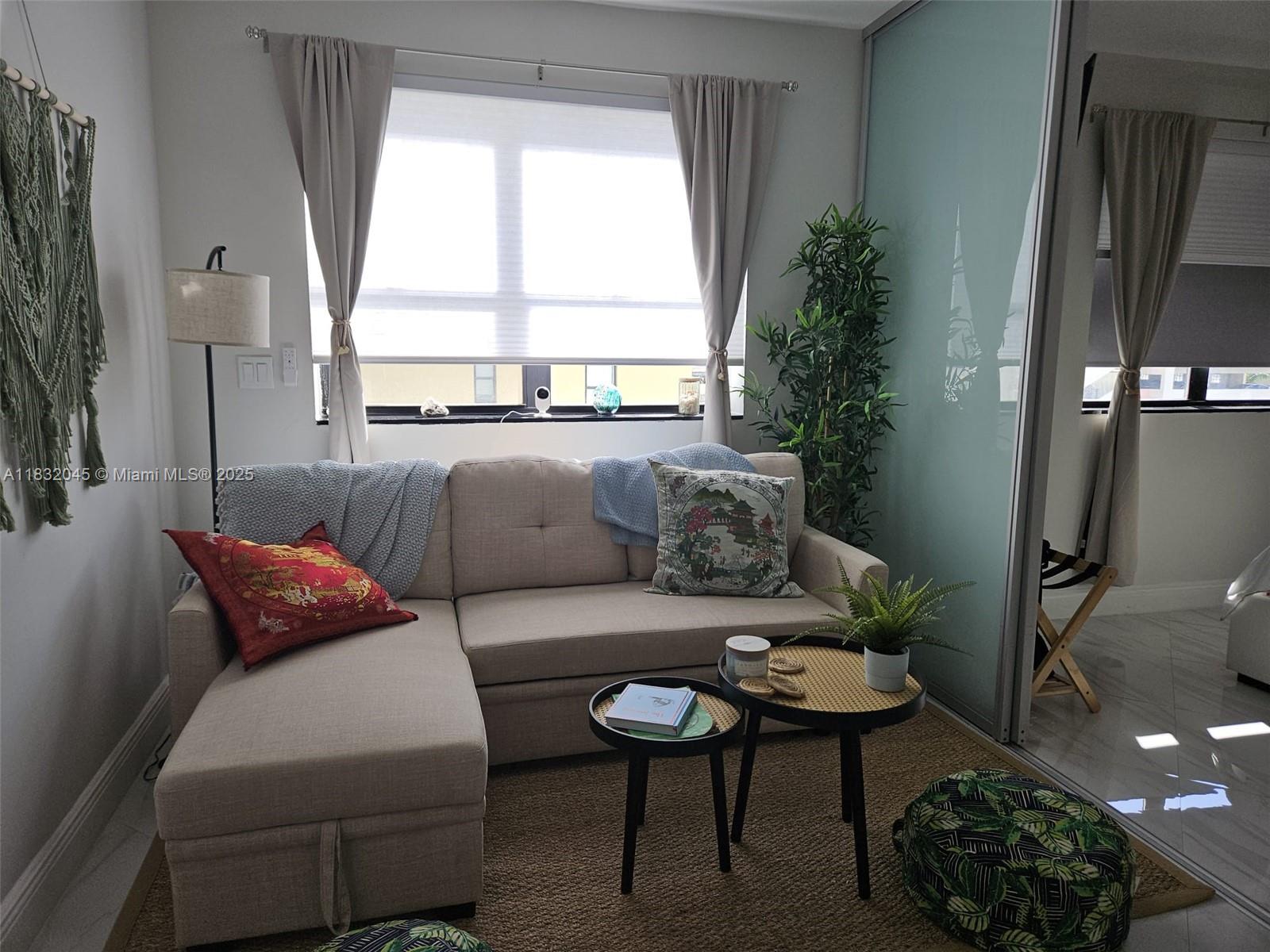 1390 Ocean Dr 502