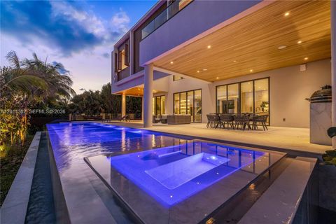 Tiny photo for 2006 NE 124th St, North Miami, FL 33181 (MLS # A12011302)