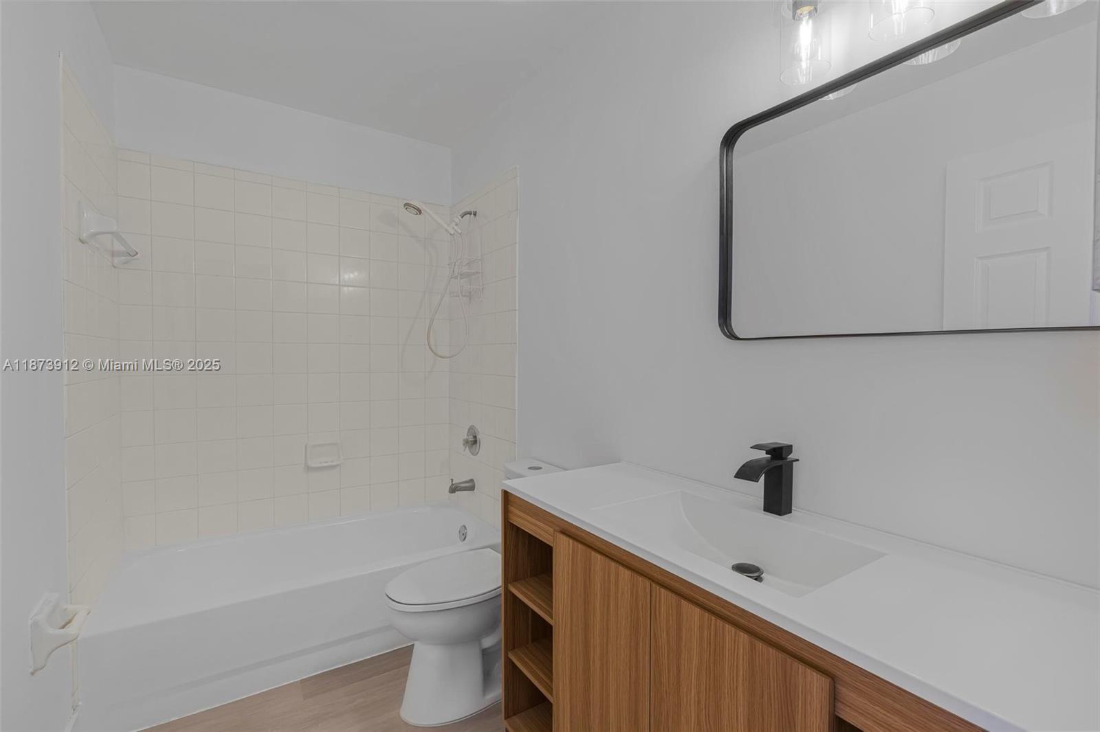 PEMBROKE SHORES - Residential Lease