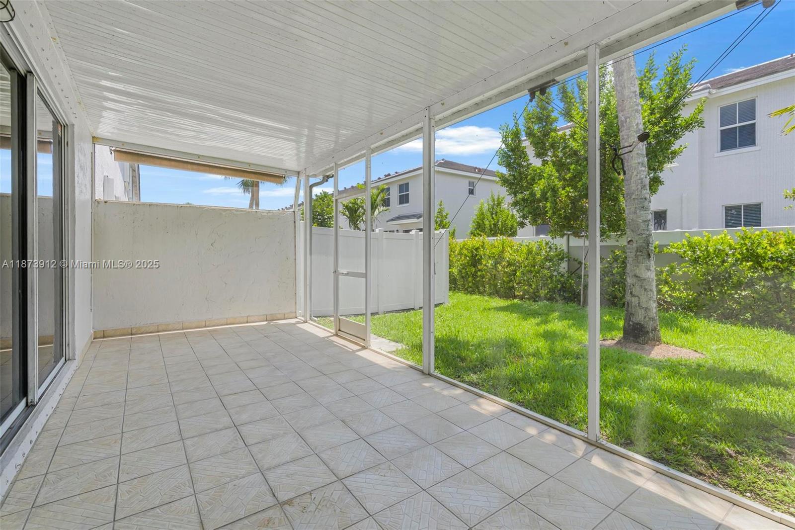 PEMBROKE SHORES - Residential Lease