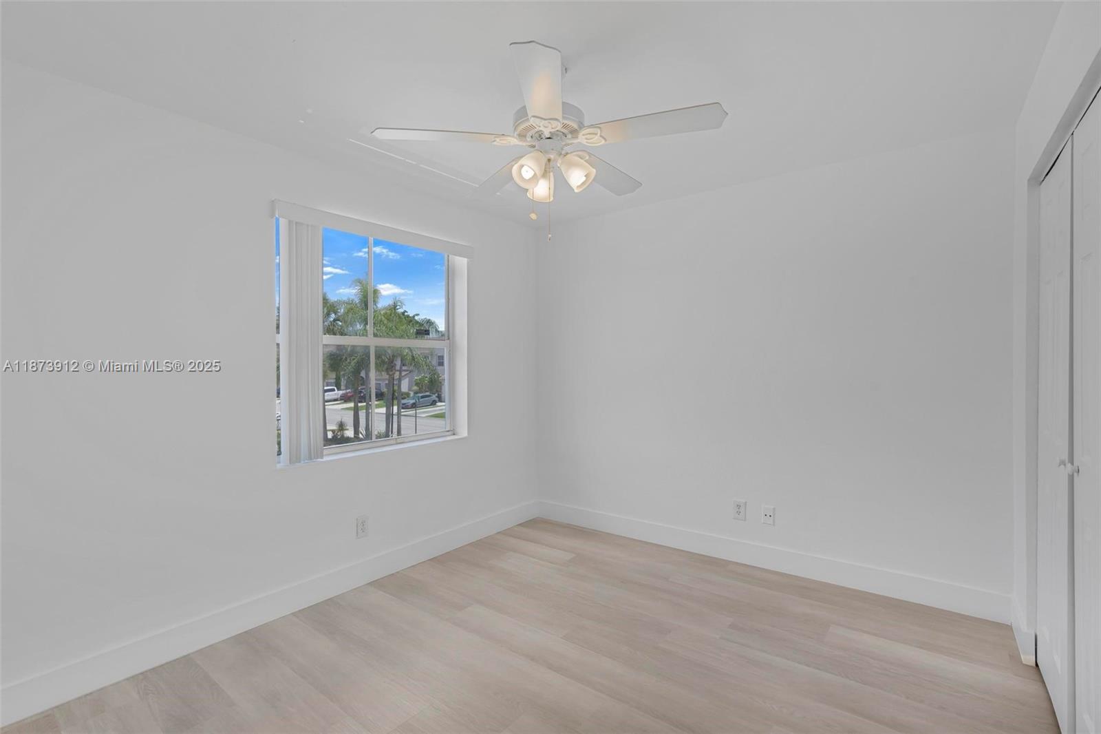 PEMBROKE SHORES - Residential Lease