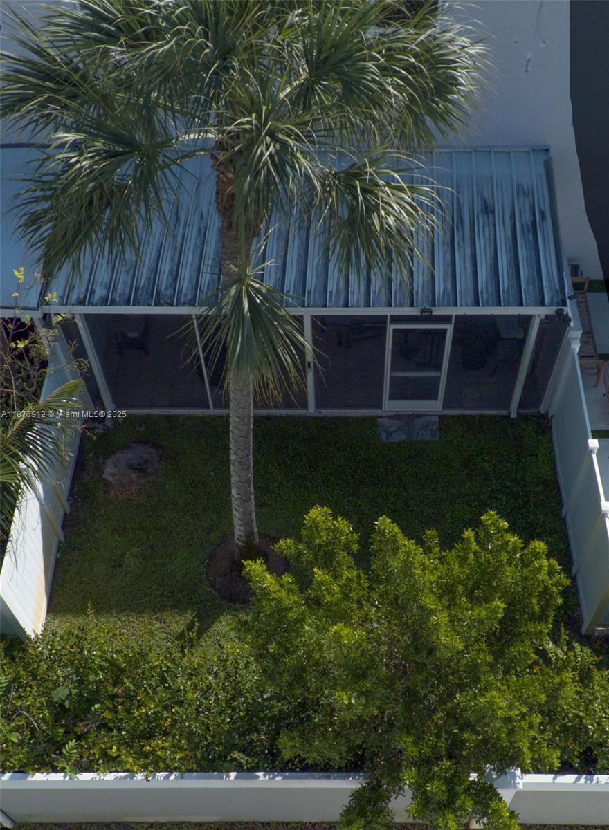 PEMBROKE SHORES - Residential Lease