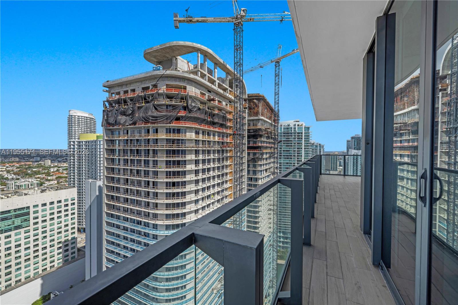 RISE CONDO - Residential