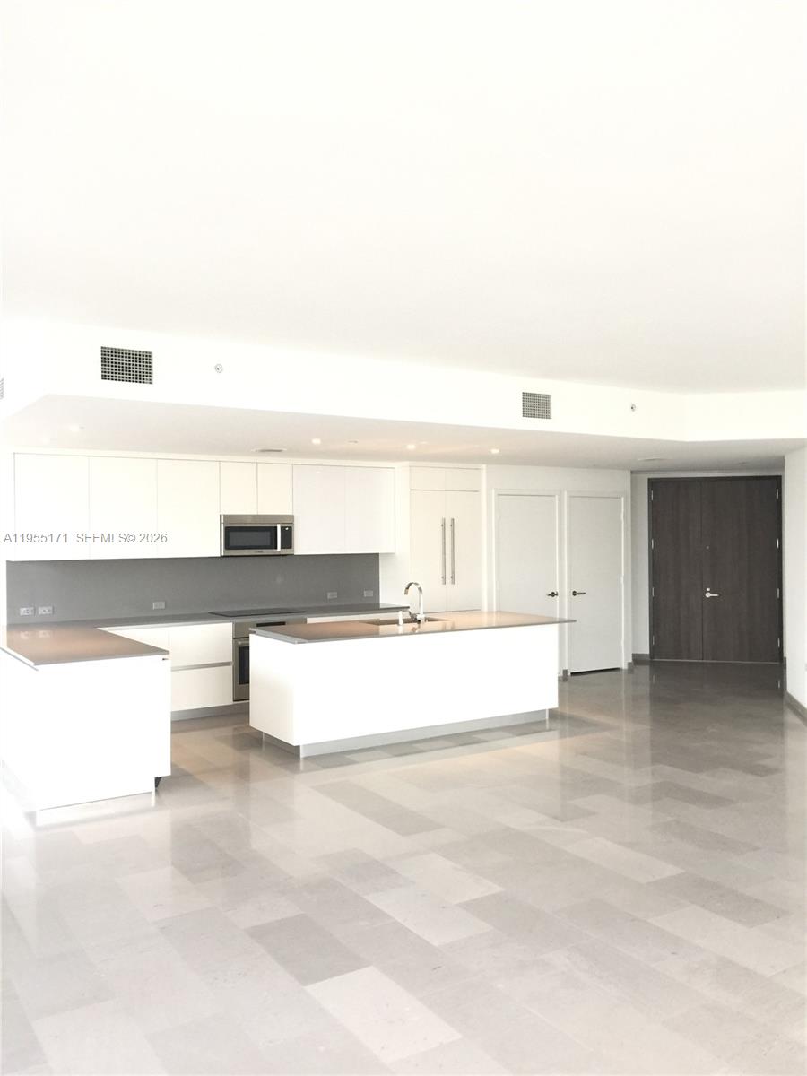 RISE CONDO - Residential