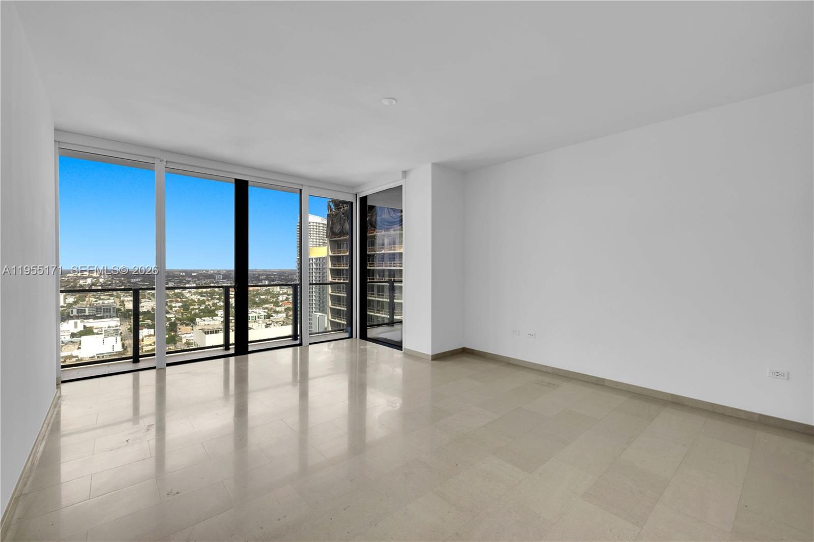 RISE CONDO - Residential