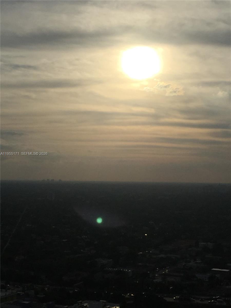 RISE CONDO - Residential