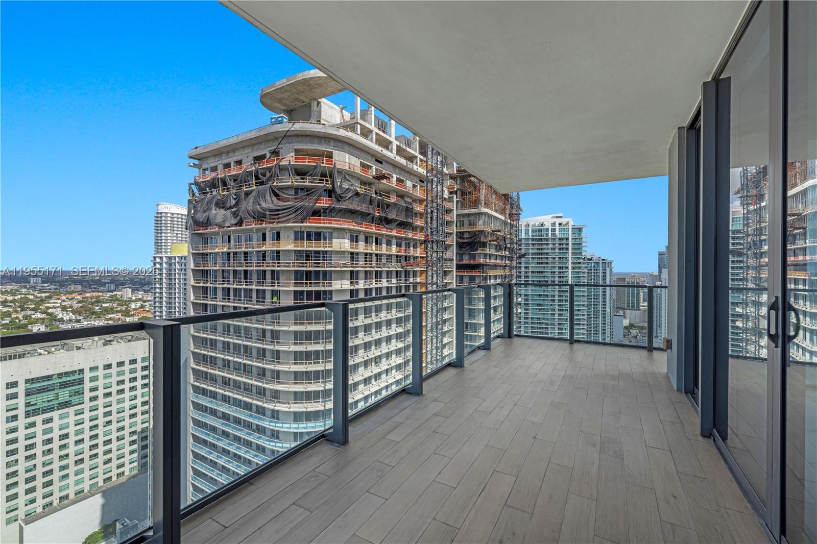 RISE CONDO - Residential