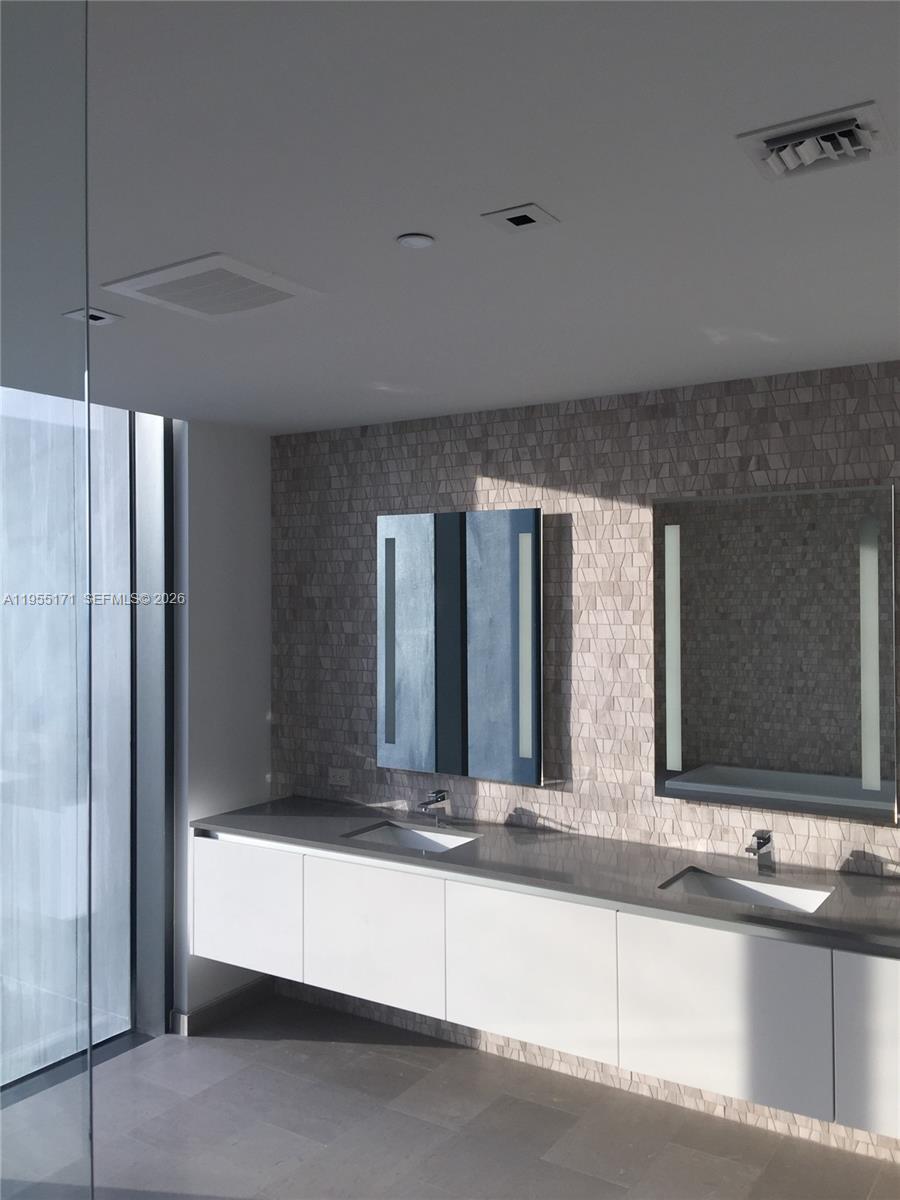 RISE CONDO - Residential