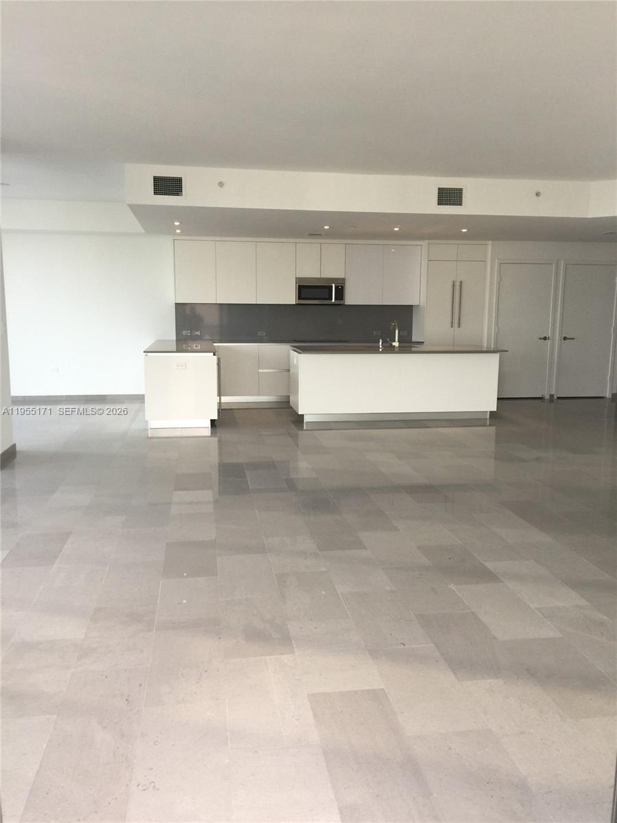 RISE CONDO - Residential