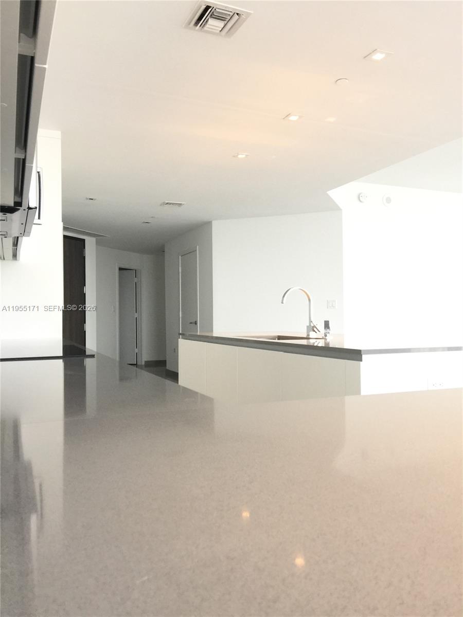 RISE CONDO - Residential