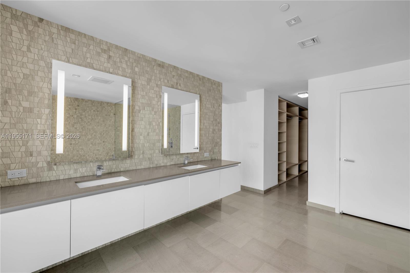 RISE CONDO - Residential