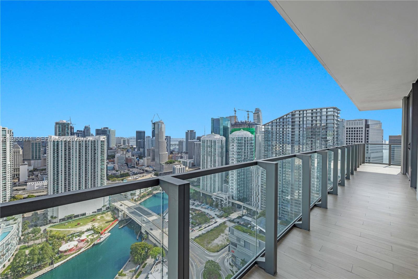 RISE CONDO - Residential