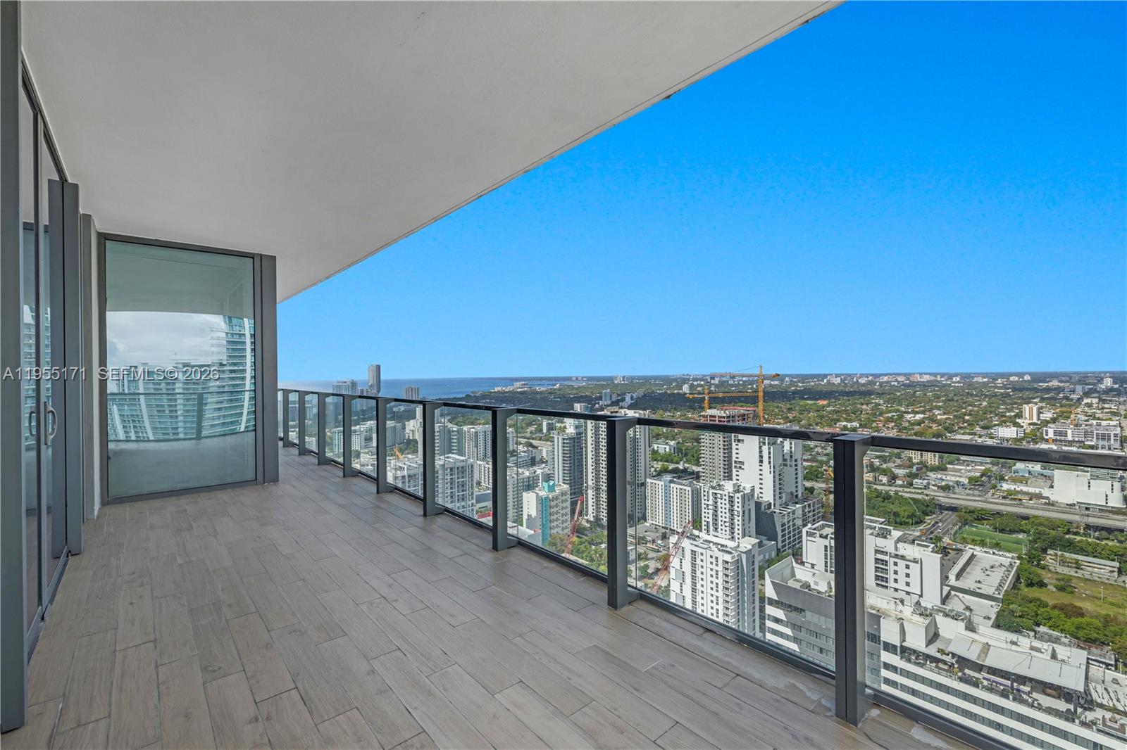 RISE CONDO - Residential
