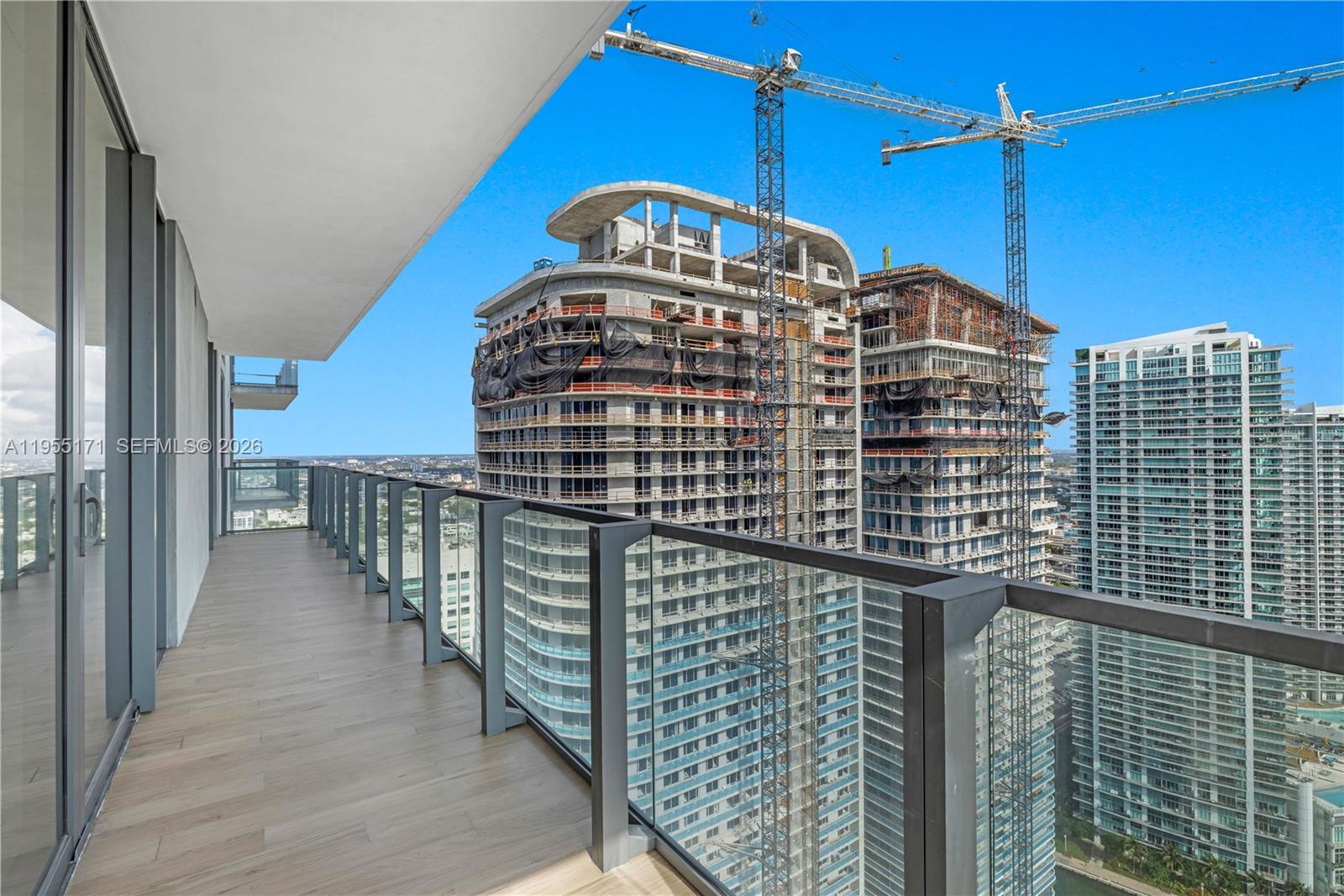RISE CONDO - Residential