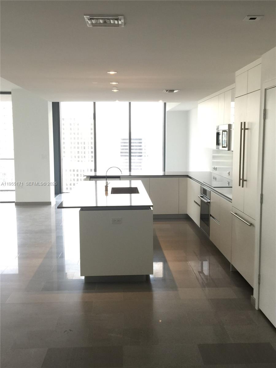 RISE CONDO - Residential