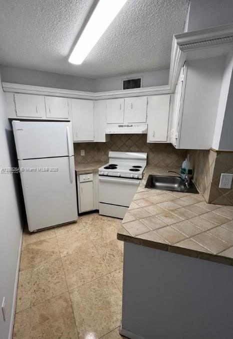 LAKE POINTE CONDOMINIUM N - Residential