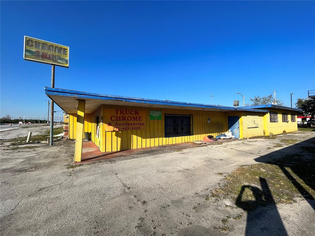 Photo of 2860 S Kings Hwy, Fort Pierce, FL 34945 (MLS # A11561453)