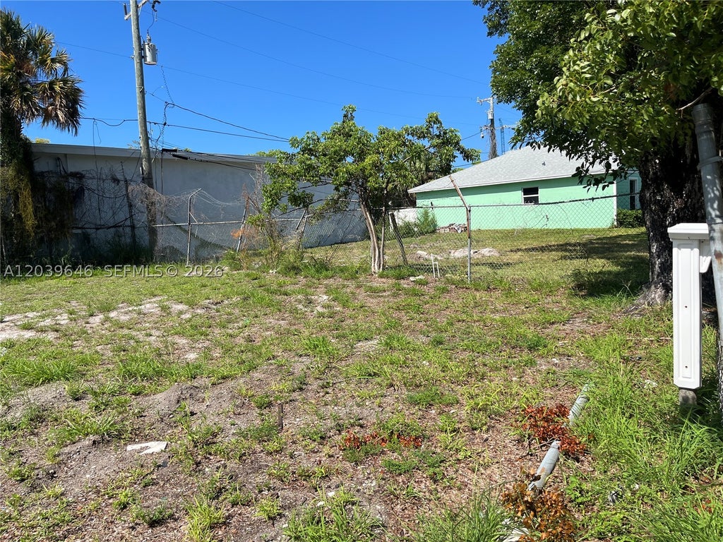 Photo of 535 Lilac Ct, West Palm Beach, FL 33407 (MLS # A12039646)